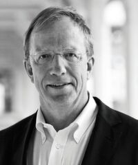 Prof. Dr. med. Joachim E. Fischer ist Direktor des Mannheimer Instituts für Public Health an der Medizinischen Fakultät Mannheim der Universität Heidelberg. Prof. Dr. med. Joachim E. Fischer ist Direktor des Mannheimer Instituts für Public Health an der Medizinischen Fakultät Mannheim der Universität Heidelberg.