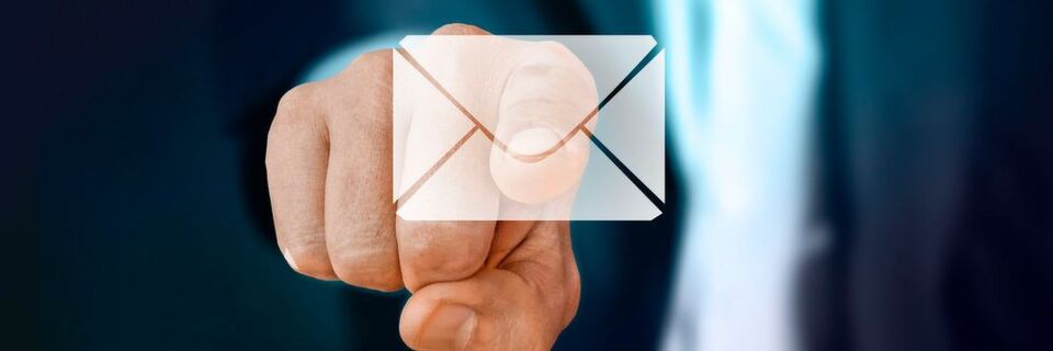 Nicht überall ist das Schreiben von privaten E-Mails erlaubt. Nicht überall ist das Schreiben von privaten E-Mails erlaubt.