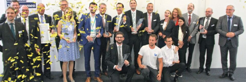 Strahlende Gesichter bei allen Gewinnerinnen und Gewinnern des Innovation Awards zur Achema 2018. Strahlende Gesichter bei allen Gewinnerinnen und Gewinnern des Innovation Awards zur Achema 2018.