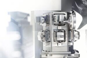 Schunk bietet mit 11.000 Produkten das weltweit größte Greifsystem- und Spanntechniksortiment sowie das breiteste Programm an Standardgreifkomponenten. Schunk bietet mit 11.000 Produkten das weltweit größte Greifsystem- und Spanntechniksortiment sowie das breiteste Programm an Standardgreifkomponenten.