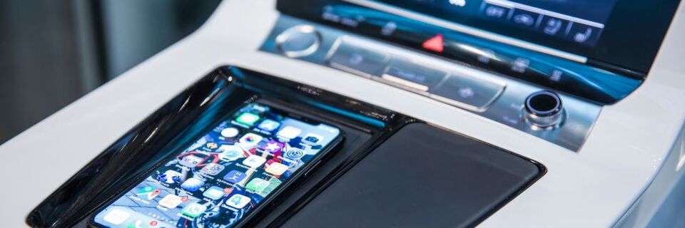 Autohersteller und Zulieferer müssen neue Geschäfts- und Marketingkonzepte entwickeln, wollen sie auch in Zukunft ihre Zielgruppen erreichen Autohersteller und Zulieferer müssen neue Geschäfts- und Marketingkonzepte entwickeln, wollen sie auch in Zukunft ihre Zielgruppen erreichen