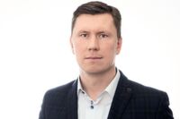 Er gilt als Experte des Strategischen Managements und der Digitalen Transformation und sieht in der Blockchain-Technologie großes Potenzial für Industrie 4.0, Smart Factorys & Co: Prof. Dr. Nils Urbach ist Professor für Wirtschaftsinformatik und Strategisches IT-Management an der Universität Bayreuth. Zudem ist er stellvertretender wissenschaftlicher Leiter am Kernkompetenzzentrum Finanz- & Informationsmanagement (FIM) und der Projektgruppe Wirtschaftsinformatik des Fraunhofer-Instituts für Angewandte Informationstechnik (FIT) und Mitgründer des Fraunhofer Blockchain-Labors. Er gilt als Experte des Strategischen Managements und der Digitalen Transformation und sieht in der Blockchain-Technologie großes Potenzial für Industrie 4.0, Smart Factorys & Co: Prof. Dr. Nils Urbach ist Professor für Wirtschaftsinformatik und Strategisches IT-Management an der Universität Bayreuth. Zudem ist er stellvertretender wissenschaftlicher Leiter am Kernkompetenzzentrum Finanz- & Informationsmanagement (FIM) und der Projektgruppe Wirtschaftsinformatik des Fraunhofer-Instituts für Angewandte Informationstechnik (FIT) und Mitgründer des Fraunhofer Blockchain-Labors.