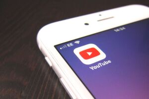 Immer mehr Marketer setzen für die Content-Verbreitung auf YouTube (83 Prozent), Facebook Video (77 Prozent) oder Instagram (42 Prozent). Immer mehr Marketer setzen für die Content-Verbreitung auf YouTube (83 Prozent), Facebook Video (77 Prozent) oder Instagram (42 Prozent).