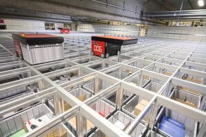 Zukünftig werden vermehrt Roboter den Menschen bei seiner Arbeit unterstützen. Mit einem robotergeführten „AutoStore“-Lager lassen sich hohe Durchsätze erreichen. Zukünftig werden vermehrt Roboter den Menschen bei seiner Arbeit unterstützen. Mit einem robotergeführten „AutoStore“-Lager lassen sich hohe Durchsätze erreichen.