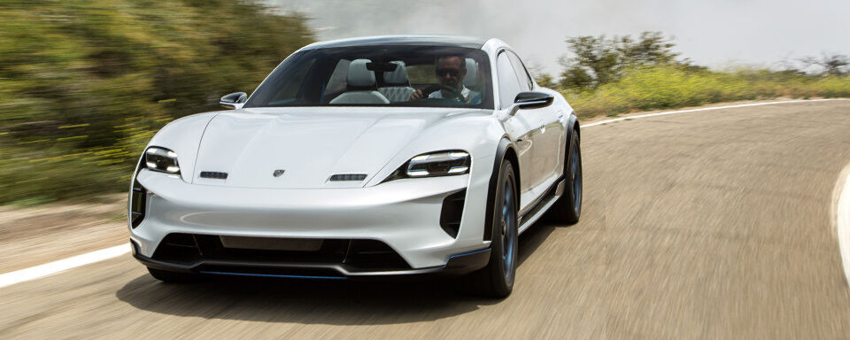 So sieht die E-Zukunft von Porsche aus: Das Konzeptauto Mission E Cross Turismo. So sieht die E-Zukunft von Porsche aus: Das Konzeptauto Mission E Cross Turismo.