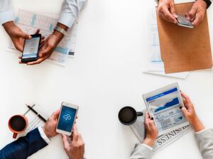 Pop-up-Meldung in Kombination mit einer informativen E-Mail können sowohl Interaktionen als auch die Kundenbindung steigern. Pop-up-Meldung in Kombination mit einer informativen E-Mail können sowohl Interaktionen als auch die Kundenbindung steigern.