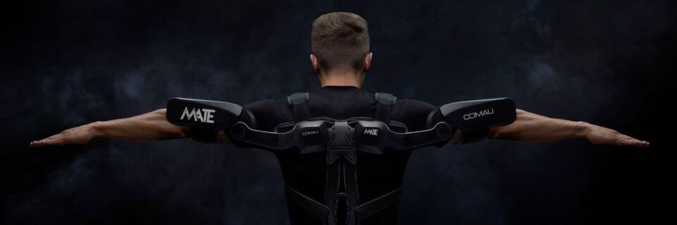 Das Exoskelett von Comau soll Fabrikarbeiter bei alltäglichen Aufgaben helfen. Das Exoskelett von Comau soll Fabrikarbeiter bei alltäglichen Aufgaben helfen.