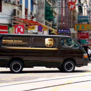 2013 führte der US-Paketdienst UPS das Navigationssystem ORION ein (On-Road Integrated Optimization and Navigation) ein. Dieses berücksichtigt garantierte Lieferfristen für einzelne Pakete, angemeldete Abholungen und spezielle Kundenklassen mit bevorzugter Bedienung sowie Daten aus dem Verkehrsfluss in Echtzeit. 2013 führte der US-Paketdienst UPS das Navigationssystem ORION ein (On-Road Integrated Optimization and Navigation) ein. Dieses berücksichtigt garantierte Lieferfristen für einzelne Pakete, angemeldete Abholungen und spezielle Kundenklassen mit bevorzugter Bedienung sowie Daten aus dem Verkehrsfluss in Echtzeit.