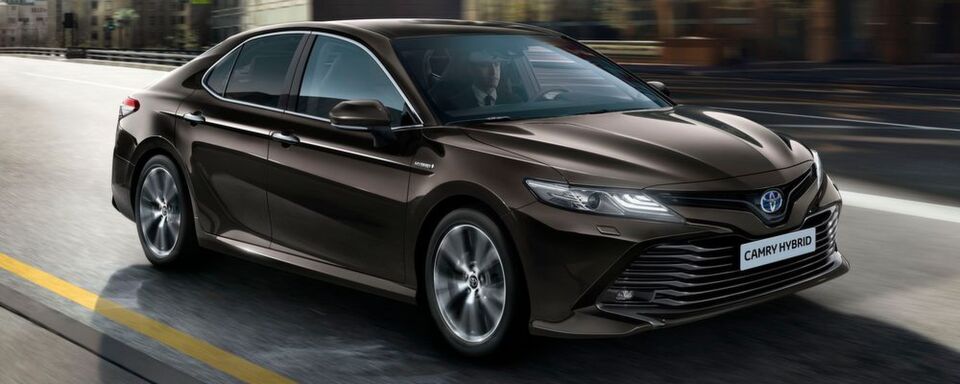 Die 2017 in den USA gestartete, jüngste Generation des Toyota Camry wird Anfang 2019 offiziell auch nach Europa kommen. Die 2017 in den USA gestartete, jüngste Generation des Toyota Camry wird Anfang 2019 offiziell auch nach Europa kommen.