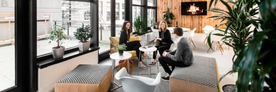 Große Unternehmen versuchen zunehmend alternative Bürokonzepte der Start-ups zu übernehmen – im Bild eine Lounge bei Bosch. Große Unternehmen versuchen zunehmend alternative Bürokonzepte der Start-ups zu übernehmen – im Bild eine Lounge bei Bosch.
