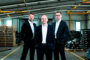 Das Knapp-Vorstandsteam (v.l.: Franz Mathi, Gerald Hofer und Christian Grabner) sieht die Innovationskraft ihres Unternehmens als Ursache für das erfolgreiche Wirtschaftsjahr 2017/18. Das Knapp-Vorstandsteam (v.l.: Franz Mathi, Gerald Hofer und Christian Grabner) sieht die Innovationskraft ihres Unternehmens als Ursache für das erfolgreiche Wirtschaftsjahr 2017/18.