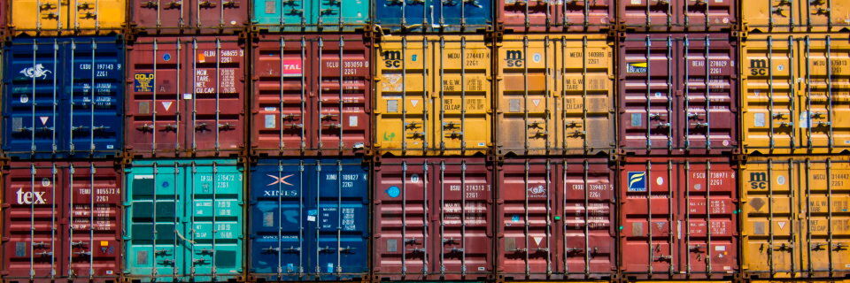Kata Containers sind besser von einander isoliert Kata Containers sind besser von einander isoliert