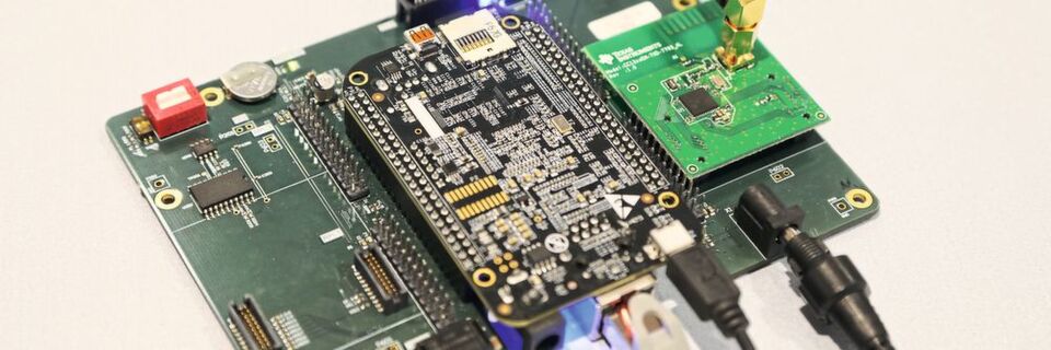 Das Gateway ist das Kernelement des Datenaustauschs, denn hier kommen die Daten aller Datenquellen, Sensoren und Informationskoppler zusammen. Das Gateway konvertiert die Daten einheitlich und stellt diese verschiedenen Klienten bereit. Das Gateway ist das Kernelement des Datenaustauschs, denn hier kommen die Daten aller Datenquellen, Sensoren und Informationskoppler zusammen. Das Gateway konvertiert die Daten einheitlich und stellt diese verschiedenen Klienten bereit.