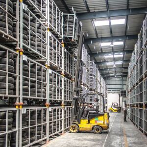 Das neue WMS von CIM soll die Arbeitsprozesse in Logistiklagern deutlich effizienter gestalten. Das neue WMS von CIM soll die Arbeitsprozesse in Logistiklagern deutlich effizienter gestalten.