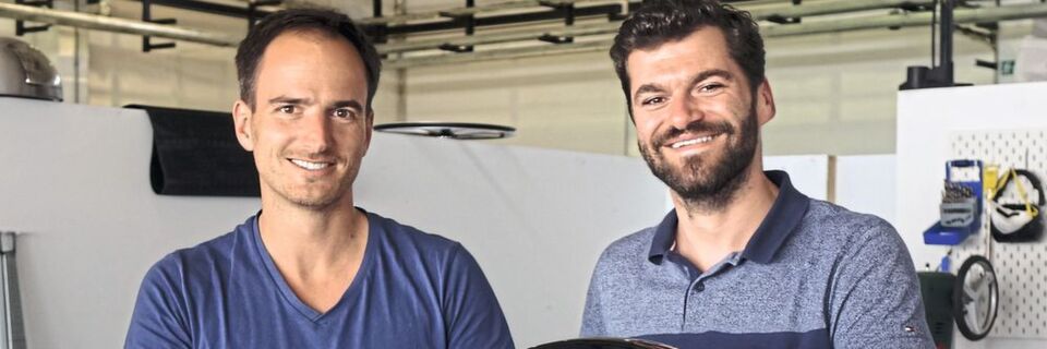 Die ONO-Gründer Beres Seelbach und Philipp Kahle (v. li.), nicht im Bild ist Murat Günak. Gerade entsteht der Funktionsträger. Ende des Jahres soll der Prototyp vorgestellt werden. Die ONO-Gründer Beres Seelbach und Philipp Kahle (v. li.), nicht im Bild ist Murat Günak. Gerade entsteht der Funktionsträger. Ende des Jahres soll der Prototyp vorgestellt werden.