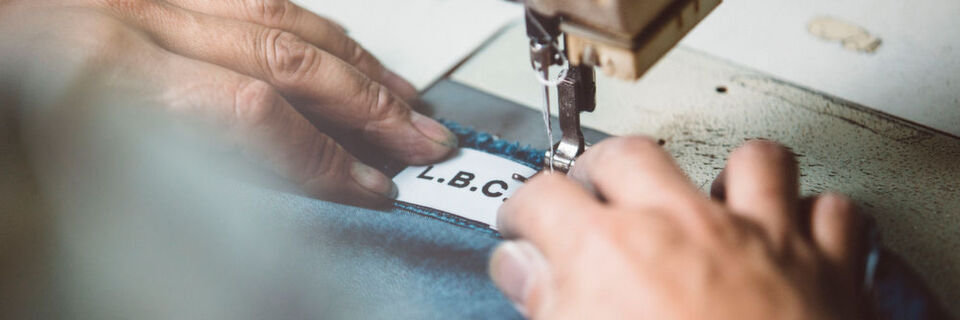 Damit die E-Commerce-Prozesse des Modehändlers Lesara effizienter vonstattengehen, hat Aberle das Logistikzentrum des Unternehmen automatisiert. Damit die E-Commerce-Prozesse des Modehändlers Lesara effizienter vonstattengehen, hat Aberle das Logistikzentrum des Unternehmen automatisiert.