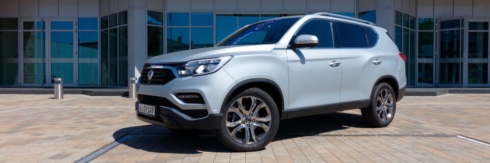Nach der Weltpremiere auf der Seoul Motor Show im Frühjahr 2017 und dem anschließenden Europadebüt auf der Frankfurter IAA im September vergangenen Jahres präsentierte Ssangyong im November den neuen Rexton in Deutschland. Nach der Weltpremiere auf der Seoul Motor Show im Frühjahr 2017 und dem anschließenden Europadebüt auf der Frankfurter IAA im September vergangenen Jahres präsentierte Ssangyong im November den neuen Rexton in Deutschland.