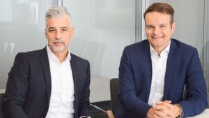 Entwicklungsleiter Frank Hartmann (links) und Geschäftsbereichsleiter Dr. Karsten Stoll haben die beiden Projekte Drücker und Hebel bei Wago von Anfang an begleitet. Entwicklungsleiter Frank Hartmann (links) und Geschäftsbereichsleiter Dr. Karsten Stoll haben die beiden Projekte Drücker und Hebel bei Wago von Anfang an begleitet.