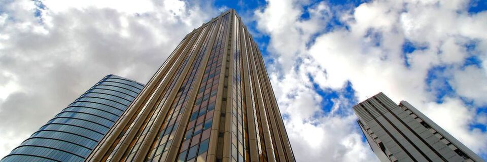 Unternehmen wachsen immer schneller, auch die Datenmengen werden sich bis 2025 verzehnfachen. Unternehmen wachsen immer schneller, auch die Datenmengen werden sich bis 2025 verzehnfachen.