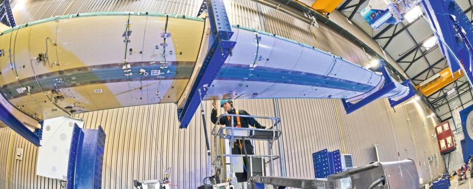Schwingungstests am Windkraft-Rotorblatt Demoblade. Schwingungstests am Windkraft-Rotorblatt Demoblade.