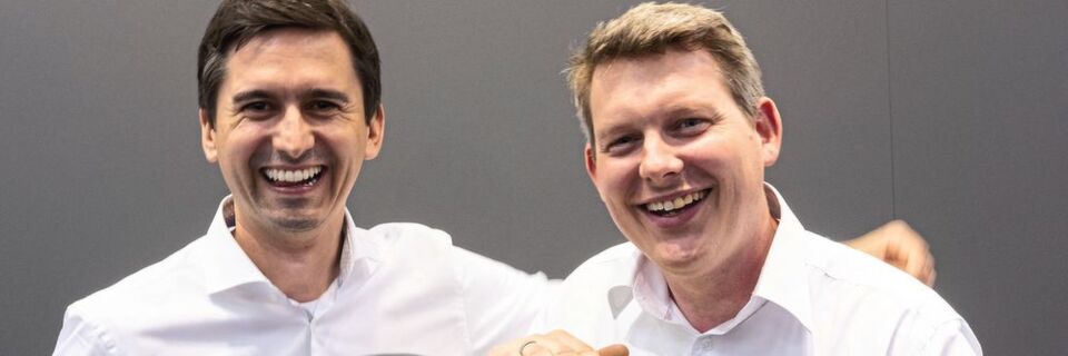 Dr. Jens Kotlarski und Matthias Dagen (rechts) mischen von Hannover aus den wachsenden Markt der kollaborierenden Roboter auf. Dr. Jens Kotlarski und Matthias Dagen (rechts) mischen von Hannover aus den wachsenden Markt der kollaborierenden Roboter auf.