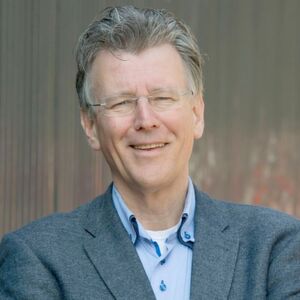 Cees Links ist Geschäftsführer des Geschäftsbereichs Wireless Connectivity von Qorvo. Links zählt zu den führenden Experten im Bereich Drahtlos-Connectivity und ist Visionär, der die Welt des Mobile Computing und der Vernetzung zusammenbringt. 2017 wurde der Wi-Fi-Pionier mit dem Golden Mousetrap Lifetime Achievement Award von Design News ausgezeichnet. Cees Links ist Geschäftsführer des Geschäftsbereichs Wireless Connectivity von Qorvo. Links zählt zu den führenden Experten im Bereich Drahtlos-Connectivity und ist Visionär, der die Welt des Mobile Computing und der Vernetzung zusammenbringt. 2017 wurde der Wi-Fi-Pionier mit dem Golden Mousetrap Lifetime Achievement Award von Design News ausgezeichnet.