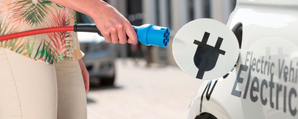 Anfang 2022 soll es laut einer Studie von Horváth & Partners eine Million Elektroautos in Deutschland geben. Anfang 2022 soll es laut einer Studie von Horváth & Partners eine Million Elektroautos in Deutschland geben.