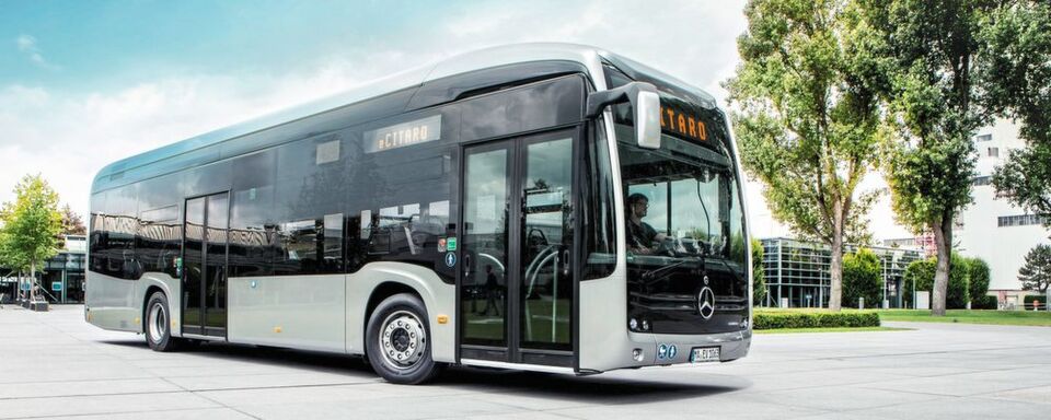Daimler hat den „eCitaro“ vorgestellt, einen rein elektrisch angetriebenen Stadtbus. Seine offizielle Premiere ist auf der IAA Nutzfahrzeuge vom 20. bis 27. September 2018 in Hannover. Daimler hat den „eCitaro“ vorgestellt, einen rein elektrisch angetriebenen Stadtbus. Seine offizielle Premiere ist auf der IAA Nutzfahrzeuge vom 20. bis 27. September 2018 in Hannover.