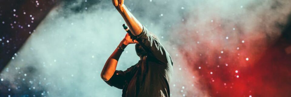 Der Mix von Präsentationen, Musik und Party macht noch kein erfolgreiches B2B-Festival aus. Jedes Festival-Format muss sehr speziell auf die Marke, die Kunden und die Zielgruppe ausgerichtet sein. Der Mix von Präsentationen, Musik und Party macht noch kein erfolgreiches B2B-Festival aus. Jedes Festival-Format muss sehr speziell auf die Marke, die Kunden und die Zielgruppe ausgerichtet sein.