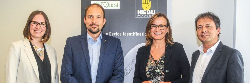 Tauschten sich in Tuttlingen über die erwarteten Folgen der EU-MDR aus: Julia Steckeler Medical Mountains AG, Thomas Butsch, Geschäftsführer Hebu Medical , Staatssekretärin Katrin Schütz und Thomas Albiez, Hauptgeschäftsführer der IHK Schwarzwald-Baar-Heuberg (v.l.n.r.). Tauschten sich in Tuttlingen über die erwarteten Folgen der EU-MDR aus: Julia Steckeler Medical Mountains AG, Thomas Butsch, Geschäftsführer Hebu Medical , Staatssekretärin Katrin Schütz und Thomas Albiez, Hauptgeschäftsführer der IHK Schwarzwald-Baar-Heuberg (v.l.n.r.).