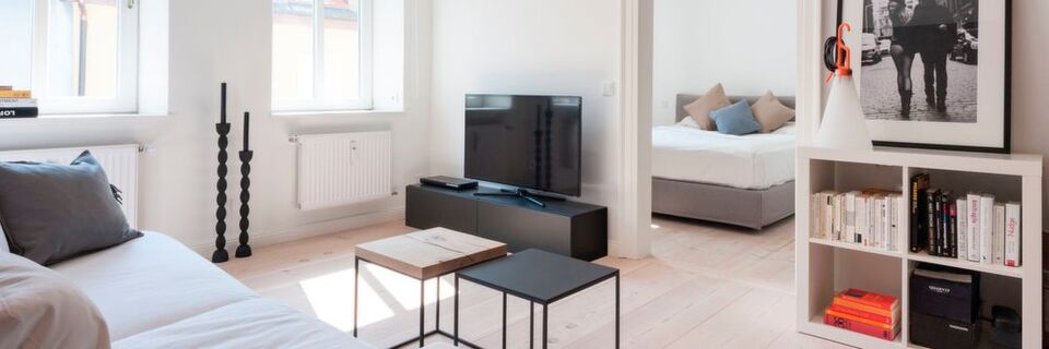 Unternehmen haben längst erkannt, dass sie wechselwillige Kandidaten bei der Wohnungssuche in angespannten Wohnungsmärkten unterstützen müssen. Im ersten Schritt sucht Suite&Co deshalb für Fachkräfte die Immobilie, die zu Mensch und Budget passt. Im zweiten Schritt managen sie den Umzug. Unternehmen haben längst erkannt, dass sie wechselwillige Kandidaten bei der Wohnungssuche in angespannten Wohnungsmärkten unterstützen müssen. Im ersten Schritt sucht Suite&Co deshalb für Fachkräfte die Immobilie, die zu Mensch und Budget passt. Im zweiten Schritt managen sie den Umzug.