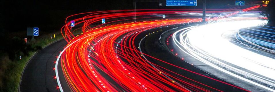 Need to speed: IT-Leiter müssen den Spagat meistern, um das bestehende IT-Geschäft zu betreuen und gleichzeitig Innovationen voranzutreiben. Need to speed: IT-Leiter müssen den Spagat meistern, um das bestehende IT-Geschäft zu betreuen und gleichzeitig Innovationen voranzutreiben.