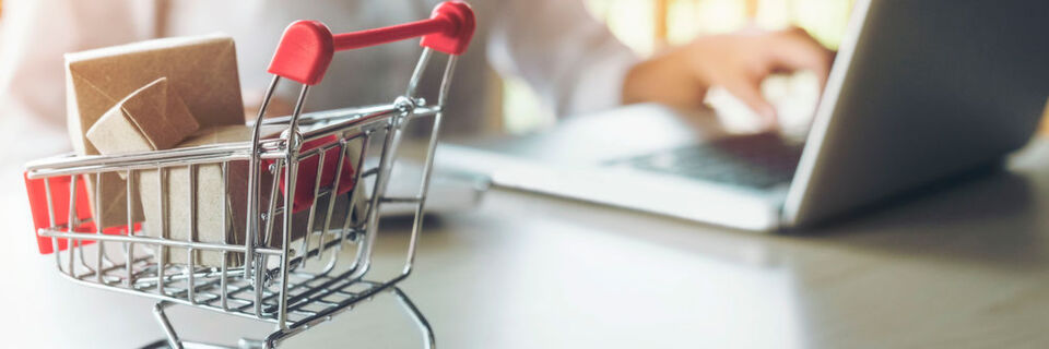 Gerade im Bereich des E-Commerce lauern vielfältige Herausforderungen für Logistiker. Für sie ist es deshalb besonders wichtig, die Transparenz ihrer Supply Chains zu erhöhen. Gerade im Bereich des E-Commerce lauern vielfältige Herausforderungen für Logistiker. Für sie ist es deshalb besonders wichtig, die Transparenz ihrer Supply Chains zu erhöhen.