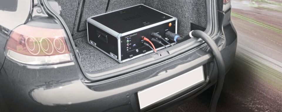 Der Testo Nanomet 3 eignet sich zur mobilen Messung im Fahrzeug. Der Testo Nanomet 3 eignet sich zur mobilen Messung im Fahrzeug.