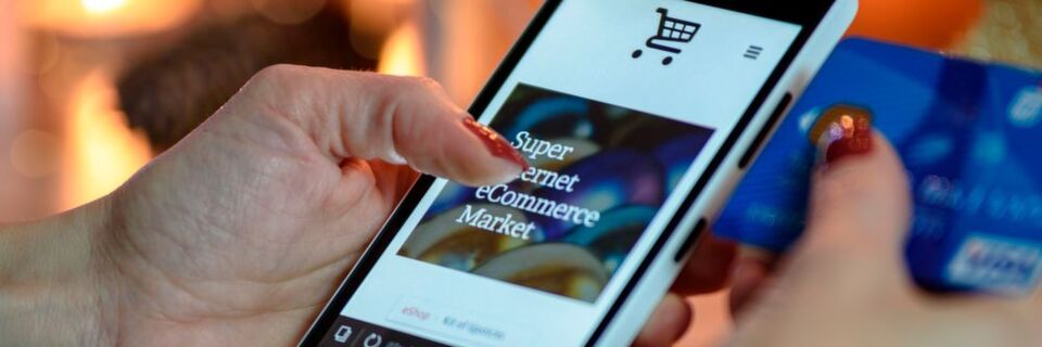 Generell geht der Trend dazu über, immer mehr online zu kaufen, denn etwa 11,9 % des gesamten Einzelhandels findet bereits im Internet statt. Generell geht der Trend dazu über, immer mehr online zu kaufen, denn etwa 11,9 % des gesamten Einzelhandels findet bereits im Internet statt.