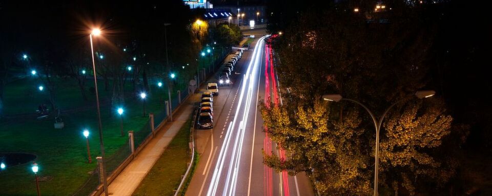 In der kleinen Gemeinde Martinfeld wird die gesamte Straßenbeleuchtung neuerdings über das IoT gesteuert. In der kleinen Gemeinde Martinfeld wird die gesamte Straßenbeleuchtung neuerdings über das IoT gesteuert.