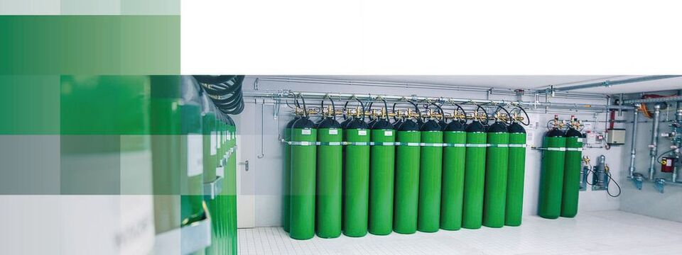 Das Zweistufenkonzept von Wagner zur Brandbekämpfung im Rechenzentrum hat zum einen den Vorteil, dass der Strom weiter fließen kann und zum anderen dass sich die Stickstoffbehälter direkt vor Ort wieder füllen lassen. Das Zweistufenkonzept von Wagner zur Brandbekämpfung im Rechenzentrum hat zum einen den Vorteil, dass der Strom weiter fließen kann und zum anderen dass sich die Stickstoffbehälter direkt vor Ort wieder füllen lassen.