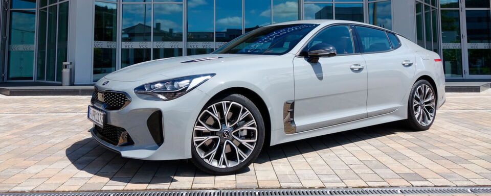 Sieben Jahre hat Kia gebraucht, um die erste viertürige Sportlimousine in klassischer Gran-Turismo-Tradition zu bauen. Wir haben den Stinger 2.0 T-GDI RWD getestet. Sieben Jahre hat Kia gebraucht, um die erste viertürige Sportlimousine in klassischer Gran-Turismo-Tradition zu bauen. Wir haben den Stinger 2.0 T-GDI RWD getestet.