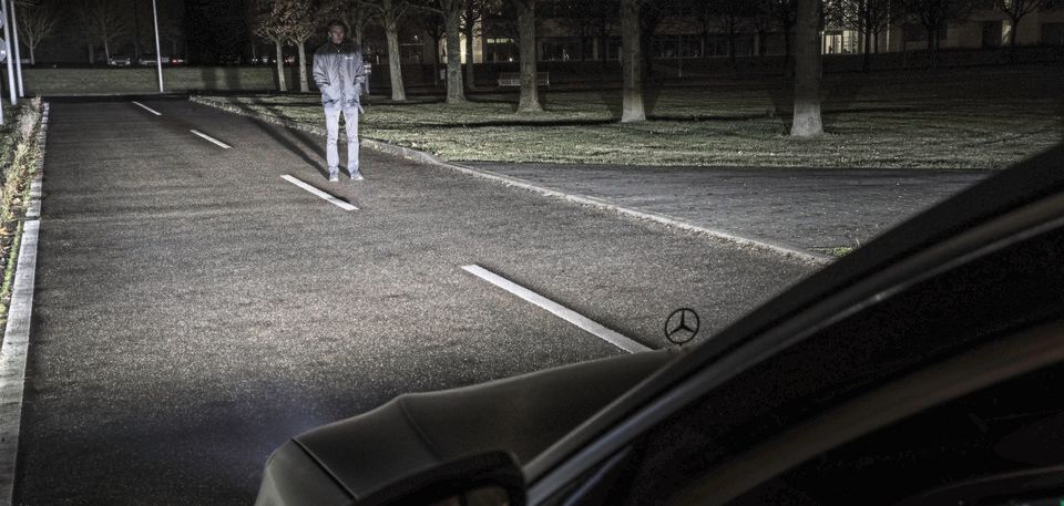 Ausreichend Licht auf der Straße: Dank der LED und die damit verbundenen Entwicklungen hat das Licht nicht nur einen Designaspekt, sondern macht Autofahren sicherer. Ausreichend Licht auf der Straße: Dank der LED und die damit verbundenen Entwicklungen hat das Licht nicht nur einen Designaspekt, sondern macht Autofahren sicherer.