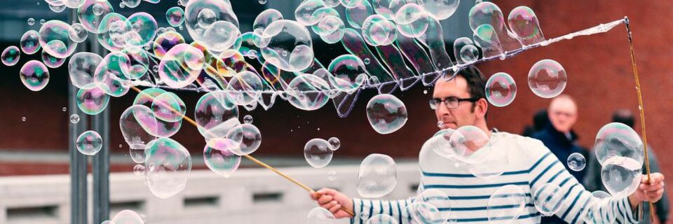 Nicht nur Kunden im B2C haben besondere Ansprüche, auch im B2B-Umfeld suchen und erwarten Kunden den „Wow-Effekt“. Nicht nur Kunden im B2C haben besondere Ansprüche, auch im B2B-Umfeld suchen und erwarten Kunden den „Wow-Effekt“.