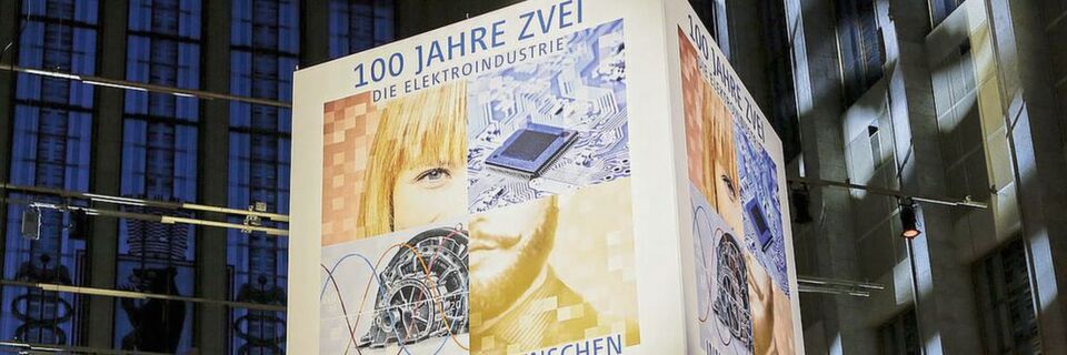 Der ZVEI feierte am 21. Juni 2018 im Palais am Funkturm in Berlin mit über 700 Gästen aus Politik, Wissenschaft und Gesellschaft sein 100. Jubiläum. Der ZVEI feierte am 21. Juni 2018 im Palais am Funkturm in Berlin mit über 700 Gästen aus Politik, Wissenschaft und Gesellschaft sein 100. Jubiläum.