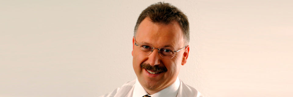 „Die Administratoren haben einen Migrationsschritt vor sich“, erklärt Gerhard Schlabschi, EMEA-Direktor für Cloud-Technology bei Oracle. „Sie entwickeln sich zum Daten-Manager.“ „Die Administratoren haben einen Migrationsschritt vor sich“, erklärt Gerhard Schlabschi, EMEA-Direktor für Cloud-Technology bei Oracle. „Sie entwickeln sich zum Daten-Manager.“