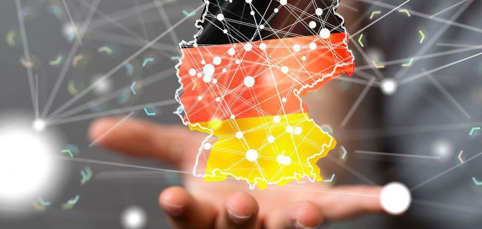 Bei den Mitarbeitern der Forschung und Entwicklung müssen sich bis zu 50 Prozent neues Know-how aneignen, um den wachsenden Anforderungen in ihrem Job zu entsprechen. Bei den Mitarbeitern in der Produktion sind es hingegen nur bis zu 15 Prozent, die sich neu ausrichten müssen. Bei den Mitarbeitern der Forschung und Entwicklung müssen sich bis zu 50 Prozent neues Know-how aneignen, um den wachsenden Anforderungen in ihrem Job zu entsprechen. Bei den Mitarbeitern in der Produktion sind es hingegen nur bis zu 15 Prozent, die sich neu ausrichten müssen.