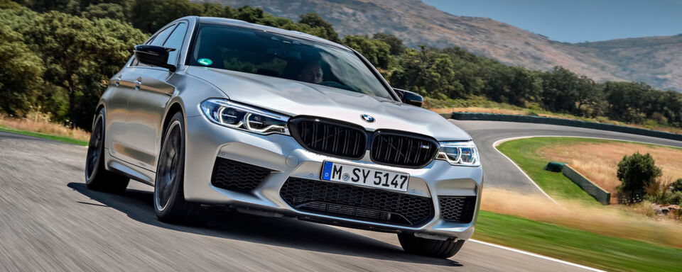 Der BMW M5 Competition hat noch einmal 25 PS mehr als die Basisvariante des M5. Der BMW M5 Competition hat noch einmal 25 PS mehr als die Basisvariante des M5.