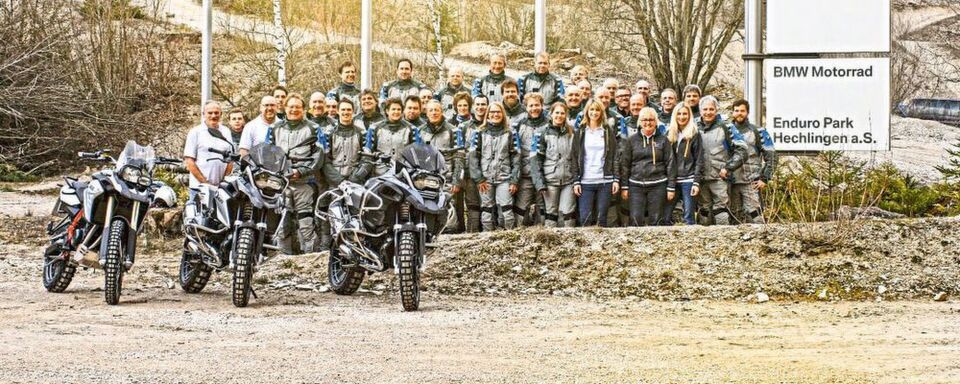 Das Team des BMW Motorrad Enduroparks Hechlingen feierte dieser Tage sein 25-jähriges Jubiläum. Das Team des BMW Motorrad Enduroparks Hechlingen feierte dieser Tage sein 25-jähriges Jubiläum.