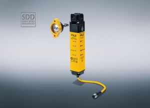 Entscheidend für Geyssel war, dass das robuste und kompakte Schutztürsystem PSENmlock von Pilz das einzige seiner Art mit mechanischem Fehlerausschluss ist. Das kompakte Schutztürsystem PSENmlock setzt Geyssel standardmäßig ein. Entscheidend für Geyssel war, dass das robuste und kompakte Schutztürsystem PSENmlock von Pilz das einzige seiner Art mit mechanischem Fehlerausschluss ist. Das kompakte Schutztürsystem PSENmlock setzt Geyssel standardmäßig ein.