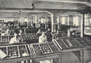 1920: Ein Teil der großen Handsetzerei des Vogel Verlags, damals noch ansässig im thüringischen Pößneck. 1920: Ein Teil der großen Handsetzerei des Vogel Verlags, damals noch ansässig im thüringischen Pößneck.