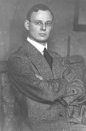 Nach dem zweiten Weltkrieg hatte Arthur Gustav Vogel alles verloren – und baute den Verlag dennoch aus dem Nichts wieder auf. Nach dem zweiten Weltkrieg hatte Arthur Gustav Vogel alles verloren – und baute den Verlag dennoch aus dem Nichts wieder auf.