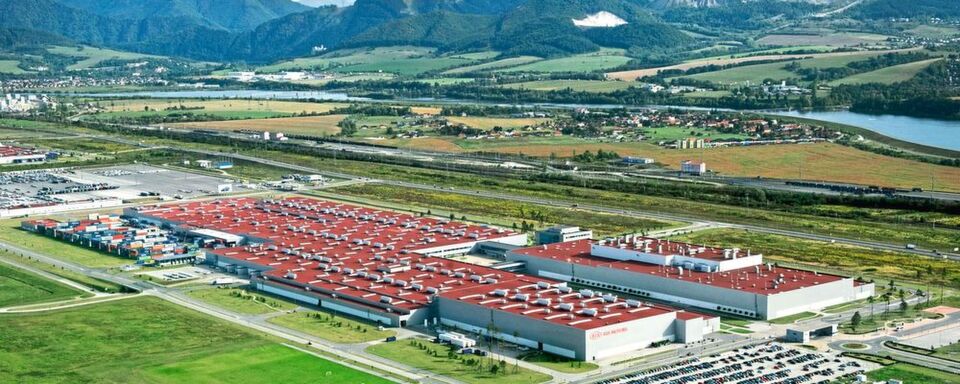 Asiatische Automobilhersteller haben in Europa Fuß gefasst – und haben zahlreiche Auto- und Motorenfabriken auch in der EU, Kia zum Beispiel im slowakischen Zilina. Asiatische Automobilhersteller haben in Europa Fuß gefasst – und haben zahlreiche Auto- und Motorenfabriken auch in der EU, Kia zum Beispiel im slowakischen Zilina.