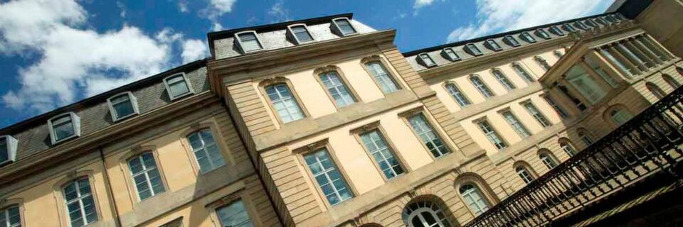 Die niedersäschische Landesregierung, hier im Bild das Parlamentsgebäude, setzt bei der Digitalisierung zunächst einen Schwerpunkt auf den Breitbandausbau Die niedersäschische Landesregierung, hier im Bild das Parlamentsgebäude, setzt bei der Digitalisierung zunächst einen Schwerpunkt auf den Breitbandausbau
